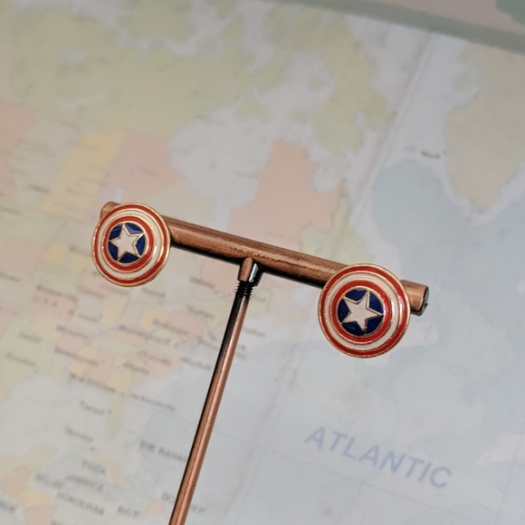 Captain America stud earrings - Picture 4 of 8